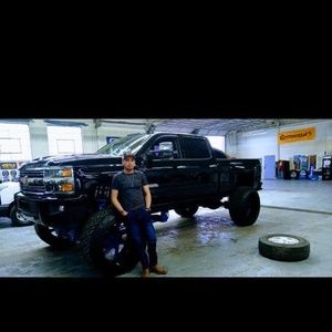 Meet your Posher, Adan